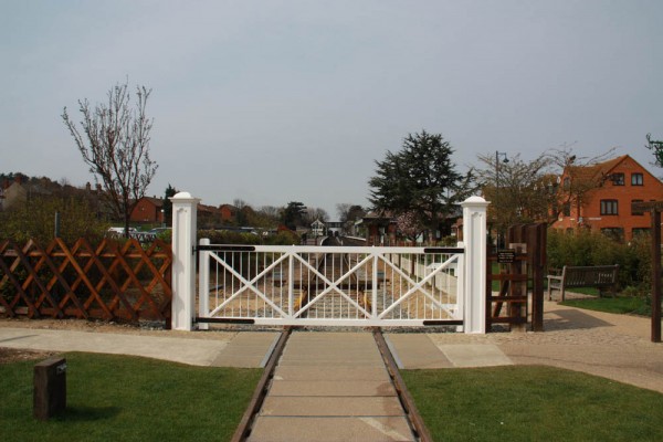 Railway gate